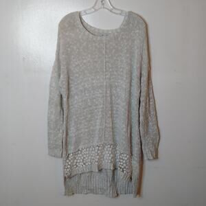 Decollection women's size Large bottom flowered tunic sweater.